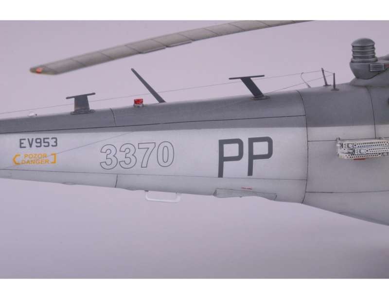 Zestaw - helikoptery Mi-24, Mi-35 oraz pojazd Velorex, plastikowe modele do sklejania Eduard 2116 w skali 1:72 - image a_15-image_Eduard_2116_2