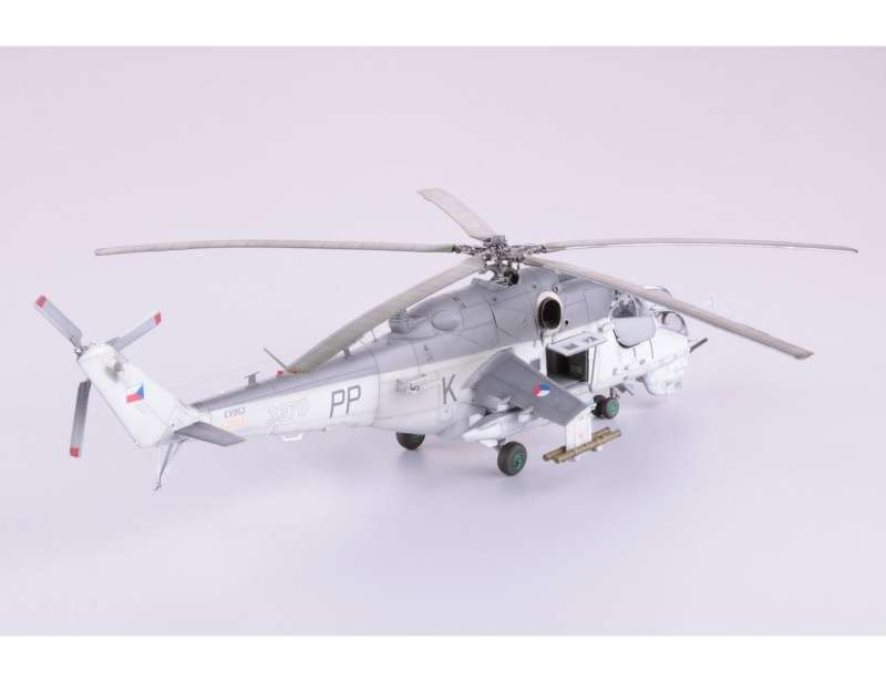 Zestaw - helikoptery Mi-24, Mi-35 oraz pojazd Velorex, plastikowe modele do sklejania Eduard 2116 w skali 1:72 - image a_17-image_Eduard_2116_2