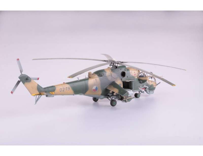 Zestaw - helikoptery Mi-24, Mi-35 oraz pojazd Velorex, plastikowe modele do sklejania Eduard 2116 w skali 1:72 - image a_41-image_Eduard_2116_2