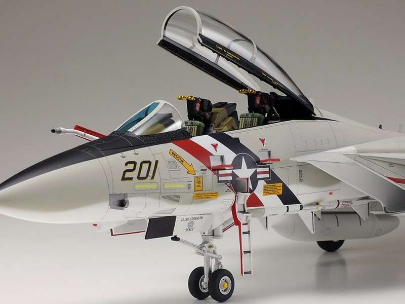 Myśliwiec Grumman F-14A Tomcat model do sklejania w skali 1:48, model Tamiya 61114_image_4-image_Tamiya_61114_3