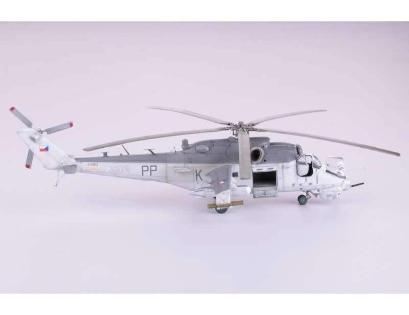 Zestaw - helikoptery Mi-24, Mi-35 oraz pojazd Velorex, plastikowe modele do sklejania Eduard 2116 w skali 1:72 - image a_16-image_Eduard_2116_2