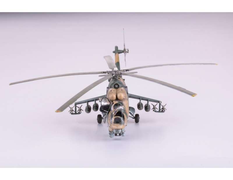 Zestaw - helikoptery Mi-24, Mi-35 oraz pojazd Velorex, plastikowe modele do sklejania Eduard 2116 w skali 1:72 - image a_44-image_Eduard_2116_2