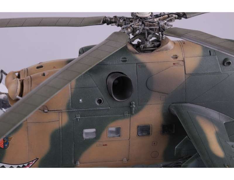 Zestaw - helikoptery Mi-24, Mi-35 oraz pojazd Velorex, plastikowe modele do sklejania Eduard 2116 w skali 1:72 - image a_36-image_Eduard_2116_2