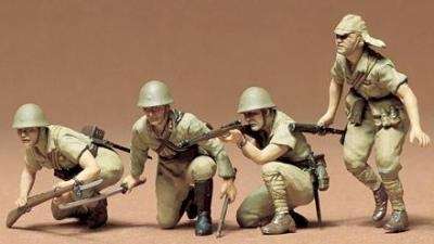 Figurki japońskich żołnierzy po sklejeniu i pomalowaniu.-image_Tamiya_35090_3