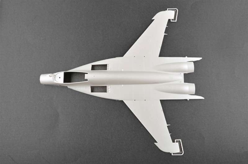 plastikowy-model-do-sklejania-samolotu-mig-29c-fulcrum-sklep-modeledo-image_Trumpeter_03224_9