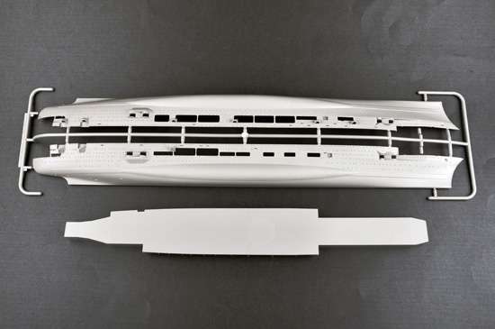 Model Trumpeter 05627 - Aircraft Carrier DKM Graf Zeppelin in scale 1/350 image_tru05627_5-image_Trumpeter_05627_3