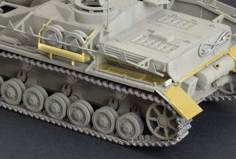 Model niemieckiego niszczyciela czołgów Stug IV Sd.Kfz.167 do sklejania Italeri 6491 model_ita6491_sturmgeschutz_iV_image_9-image_Italeri_6491_3