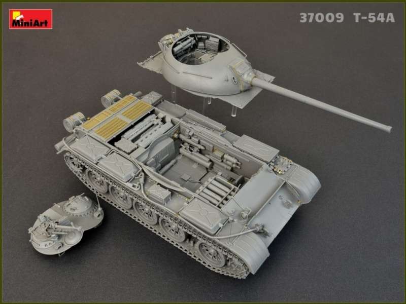 MiniArt 37009 w skali 1:35 - model T-54A with Iterior Kit - image a_20-image_MiniArt_37009_3