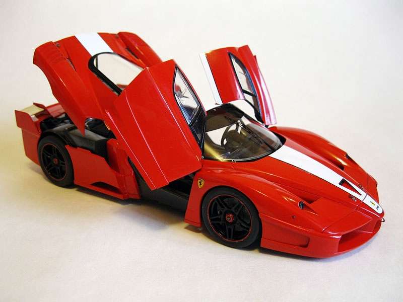Włoski samochód Ferrari FXX, plastikowy model do sklejania Tamiya 24292 w skali 1:24.-image_Tamiya_24292_1