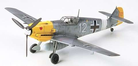 Myśliwiec Messerschmitt Bf 109 E-4/7 Trop, plastikowy model do sklejania Tamiya 60755 w skali 1:72-image_Tamiya_60755_1
