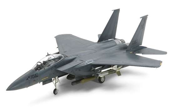 Amerykański myśliwiec wielozadaniowy F-15E Strike Eagle, plastikowy model do sklejania Tamiya 60783 w skali 1:72.-image_Tamiya_60783_1
