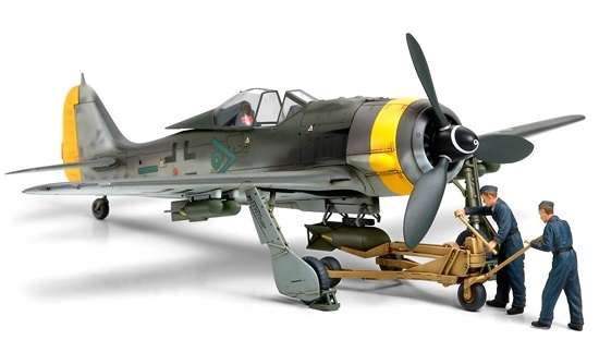 Plastikowy model niemieckiego myśliwca Focke-Wulf Fw190 F-8/9, model Tamiya 61104 w skali 1/48.-image_Tamiya_61104_1