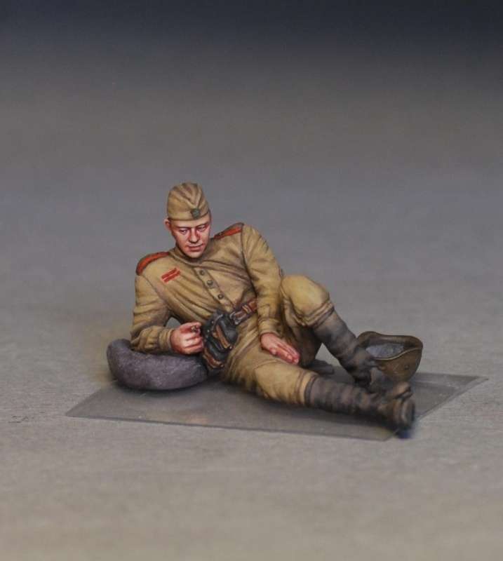 MiniArt 35233 w skali 1:35 - figurki Soviet soldiers taking a break do sklejania - image p-image_MiniArt_35233_3