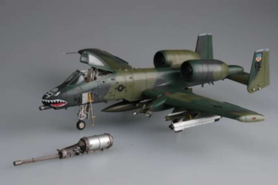 Samolot wielozadaniowy A-10A Thunderbolt II do sklejania, model Hobby Boss 80323 -image_7-image_Hobby Boss_80323_3