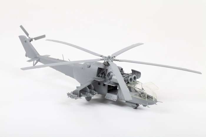 Helikopter do sklejania MIL MI-24A Hind model_zvezda_7273_scale_1_72_image_1-image_Zvezda_7273_2
