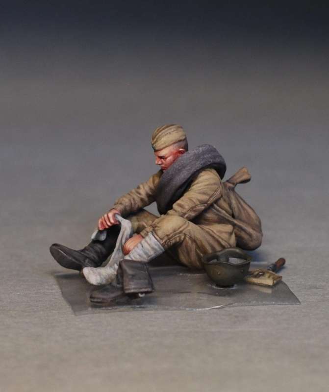MiniArt 35233 w skali 1:35 - figurki Soviet soldiers taking a break do sklejania - image l-image_MiniArt_35233_3