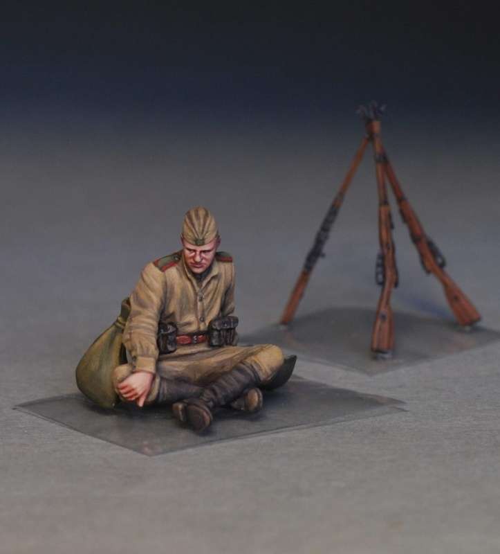 MiniArt 35233 w skali 1:35 - figurki Soviet soldiers taking a break do sklejania - image d-image_MiniArt_35233_3