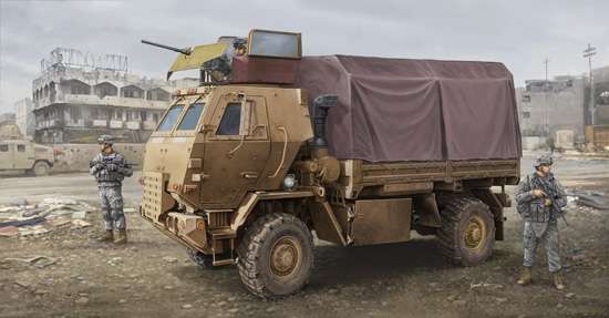 Amerykańska ciężarówka wojskowa M1078 LMTV z opancerzoną kabiną, plastikowy model do sklejania Trumpeter 01009 w skali 1:35-image_Trumpeter_01009_1